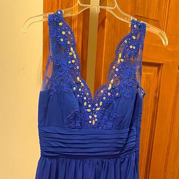 Formal Dress - Picture 1 of 4